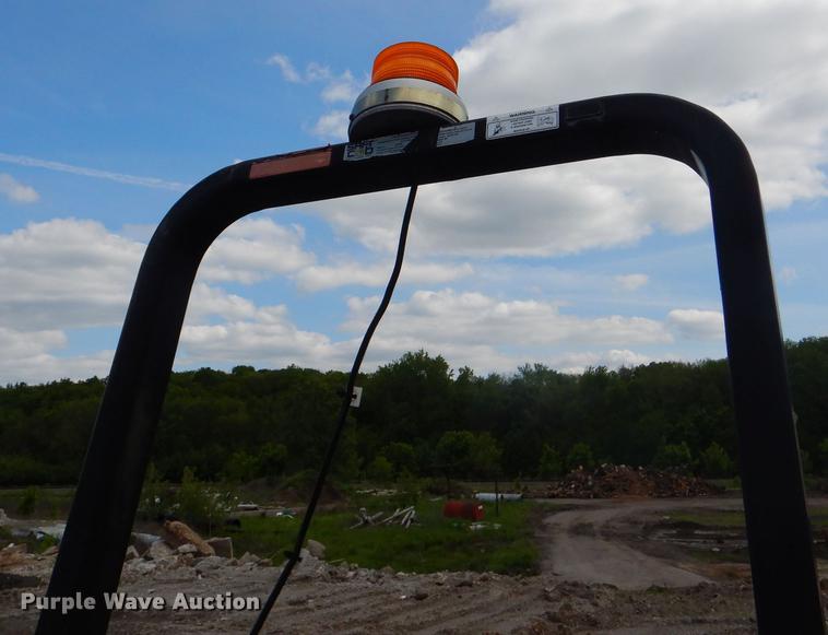 image for item DG1034 1972 Ford C5022B tractor