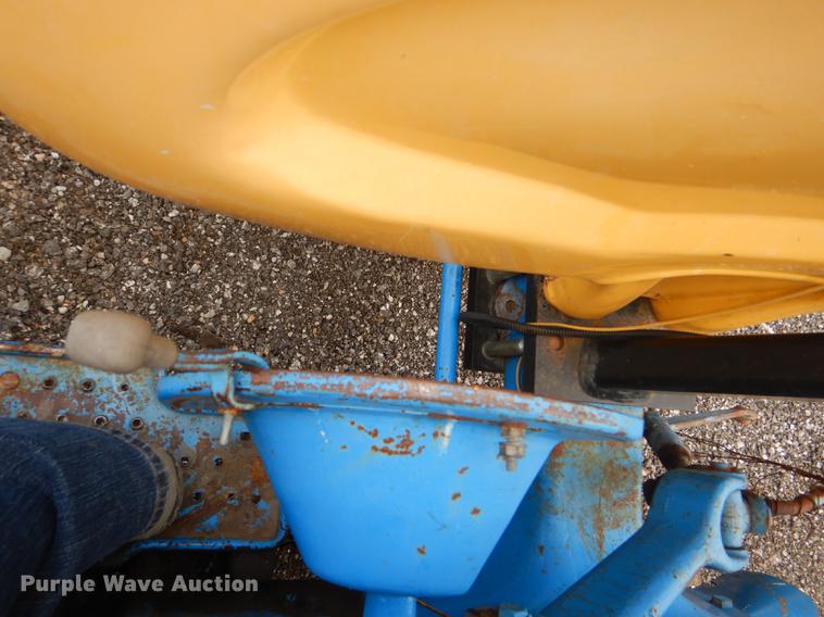 image for item DG1034 1972 Ford C5022B tractor