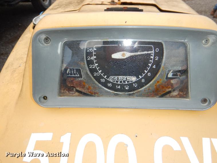 image for item DG1034 1972 Ford C5022B tractor