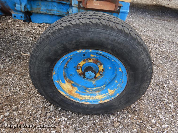 image for item DG1034 1972 Ford C5022B tractor