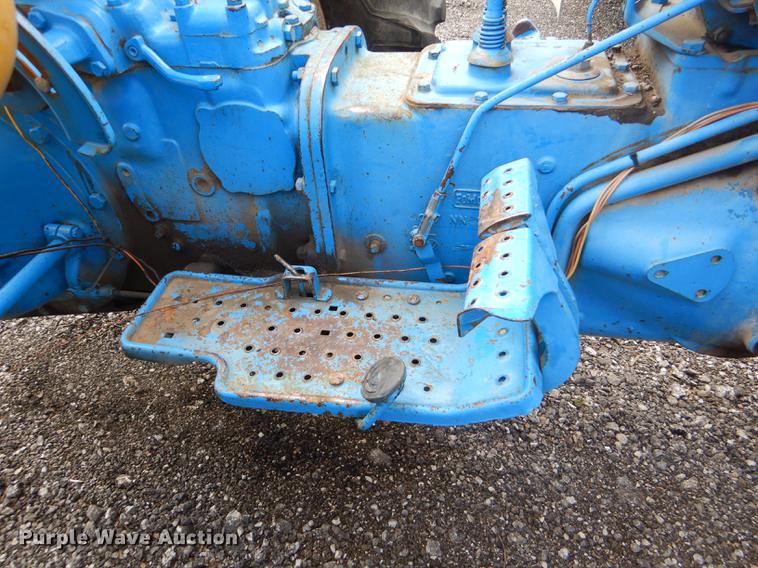 image for item DG1034 1972 Ford C5022B tractor