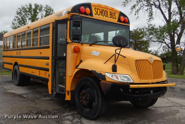 image for item DG1039 2006 International CE200 school bus