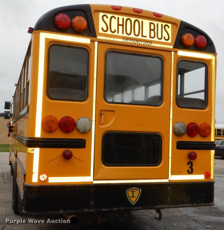 image for item DG1039 2006 International CE200 school bus