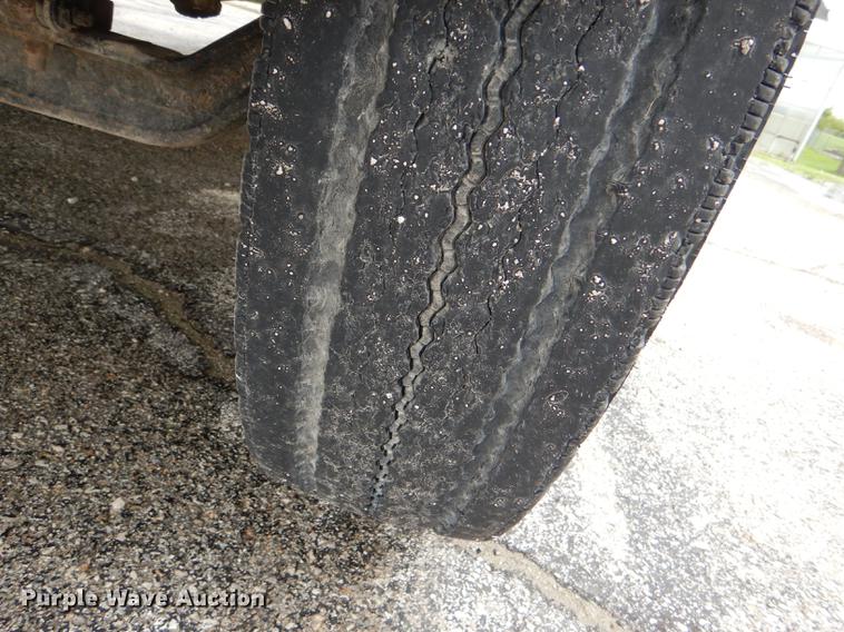 image for item DG1039 2006 International CE200 school bus