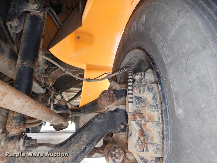 image for item DG1039 2006 International CE200 school bus