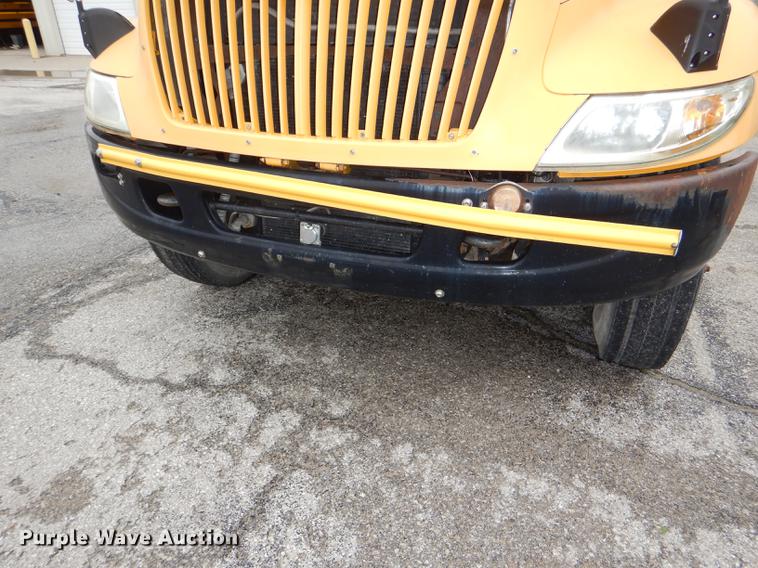 image for item DG1039 2006 International CE200 school bus