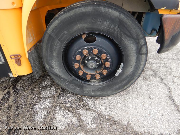 image for item DG1039 2006 International CE200 school bus