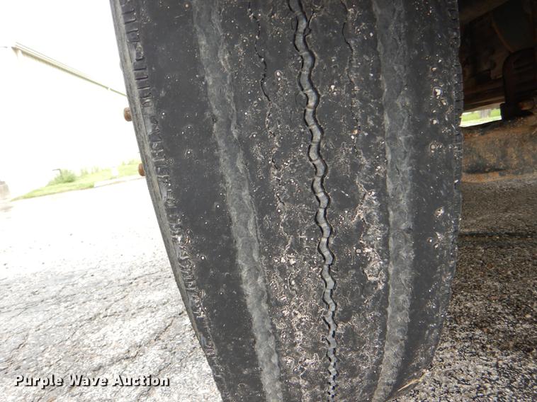 image for item DG1039 2006 International CE200 school bus