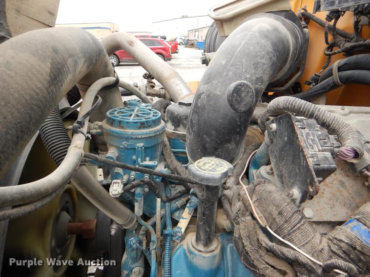 image for item DG1039 2006 International CE200 school bus