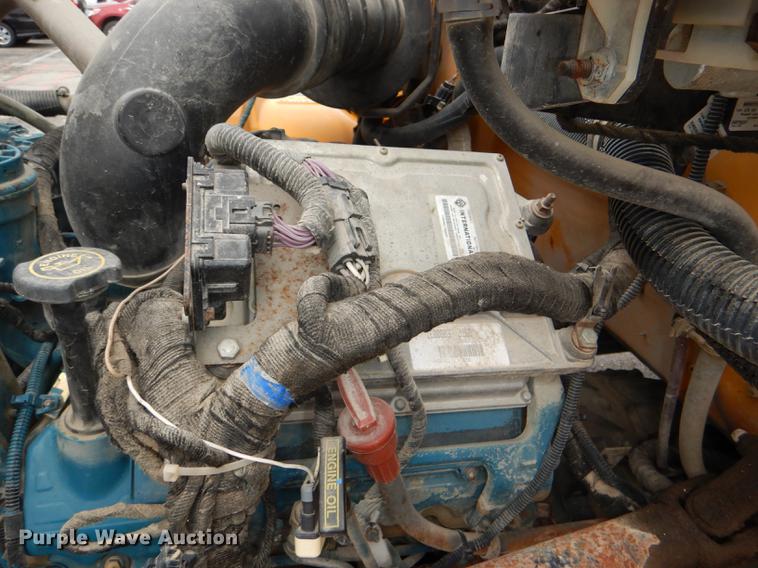 image for item DG1039 2006 International CE200 school bus