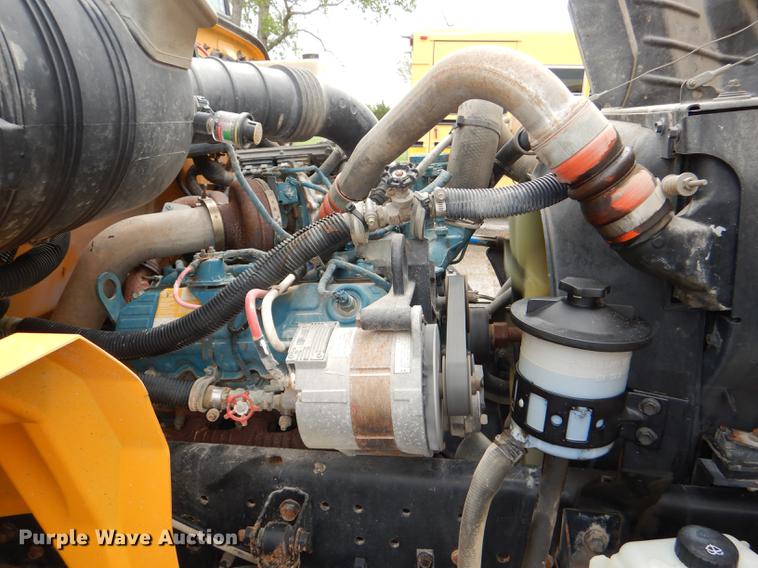 image for item DG1039 2006 International CE200 school bus