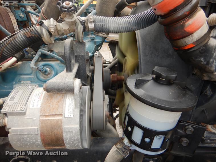 image for item DG1039 2006 International CE200 school bus