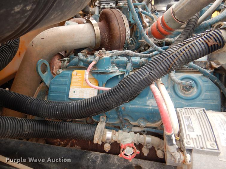 image for item DG1039 2006 International CE200 school bus