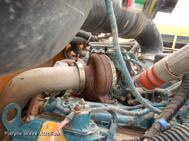 image for item DG1039 2006 International CE200 school bus