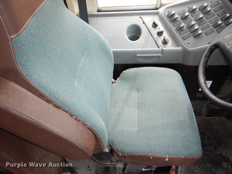 image for item DG1039 2006 International CE200 school bus