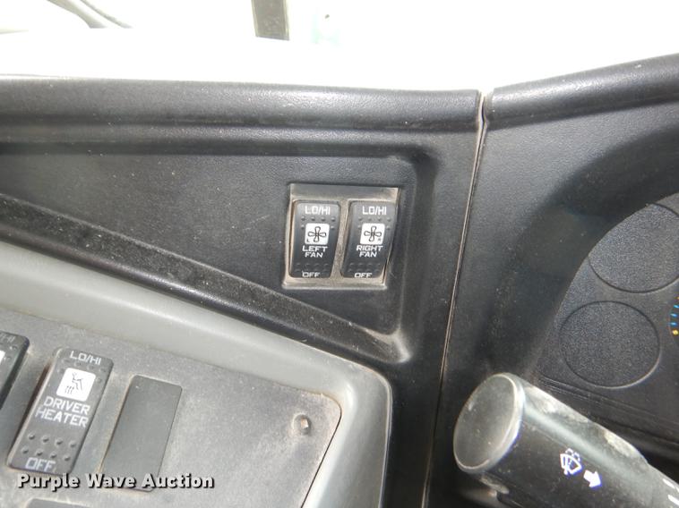 image for item DG1039 2006 International CE200 school bus