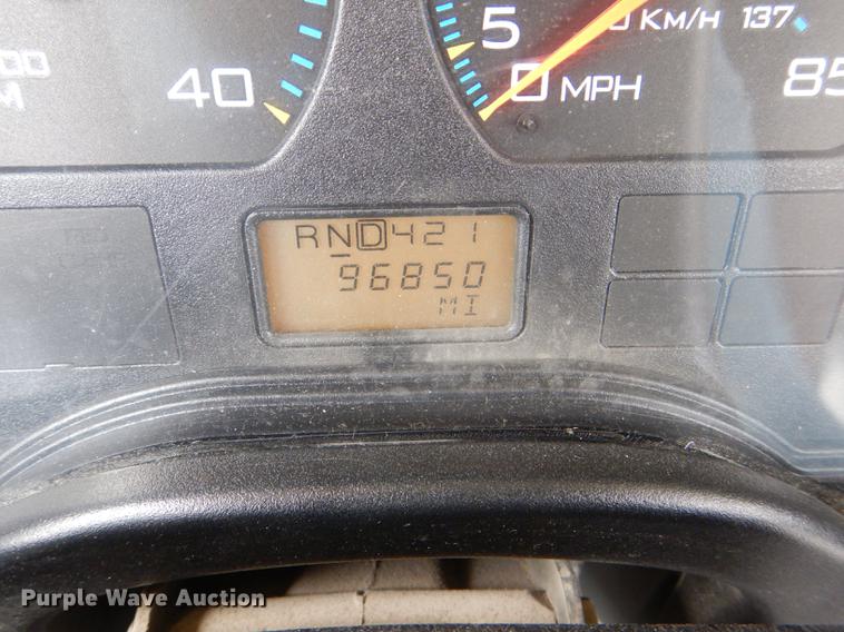 image for item DG1039 2006 International CE200 school bus