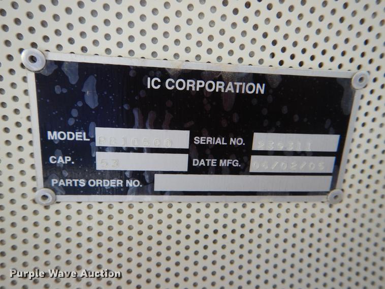 image for item DG1039 2006 International CE200 school bus