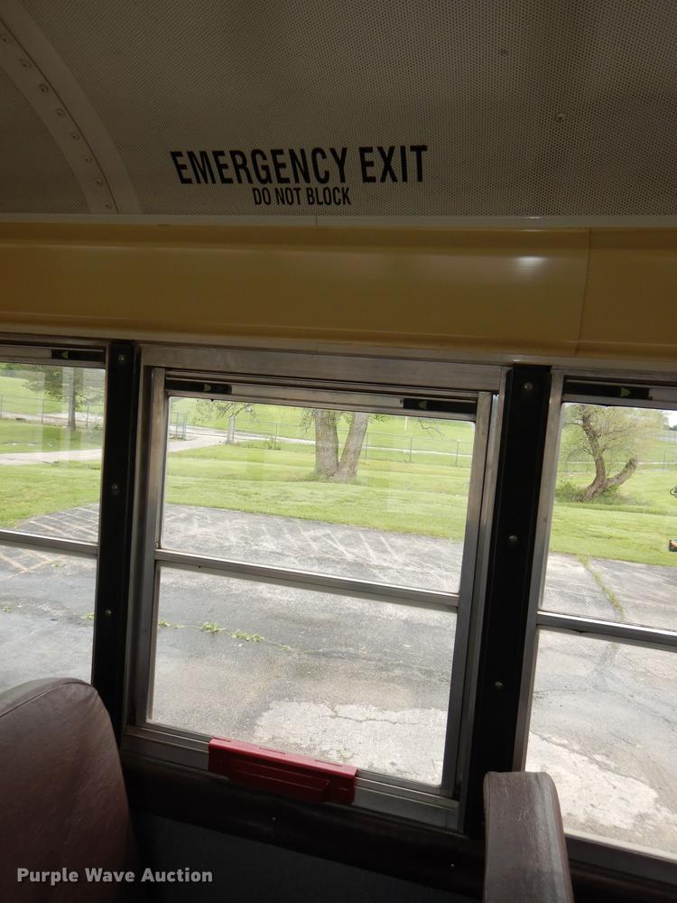 image for item DG1039 2006 International CE200 school bus