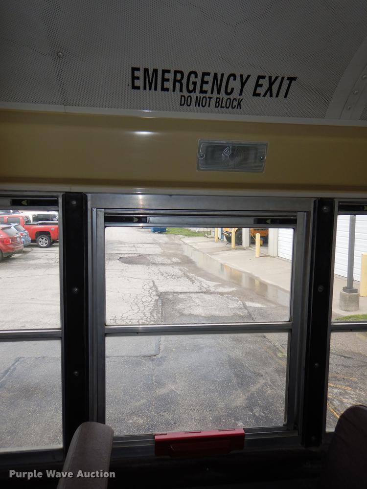 image for item DG1039 2006 International CE200 school bus