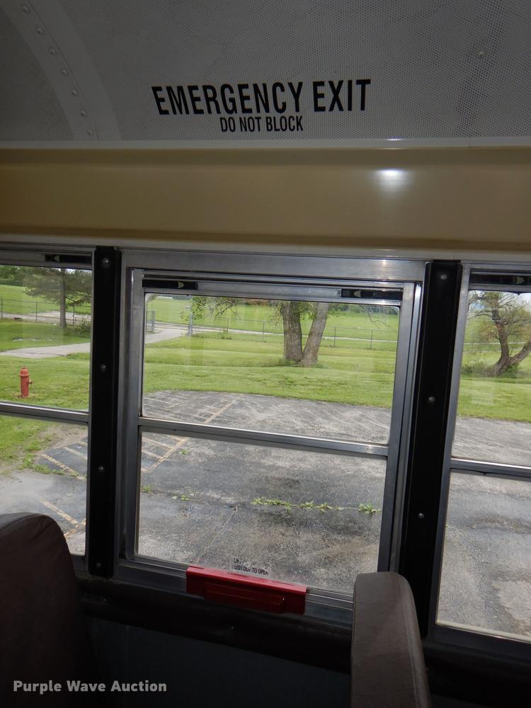 image for item DG1039 2006 International CE200 school bus