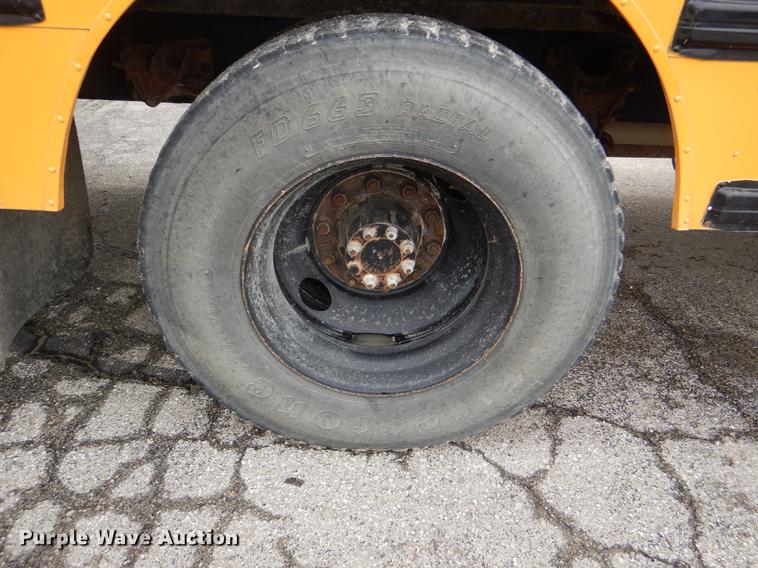 image for item DG1039 2006 International CE200 school bus