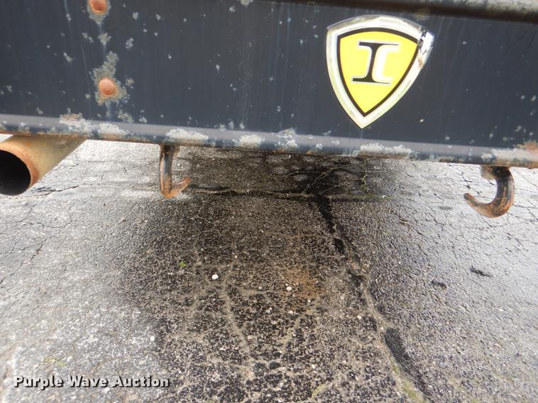 image for item DG1039 2006 International CE200 school bus