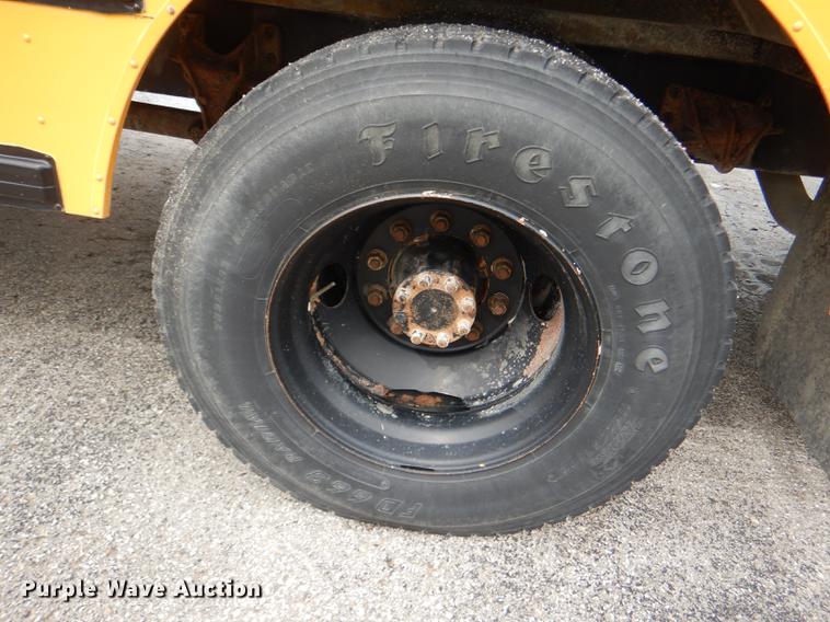 image for item DG1039 2006 International CE200 school bus