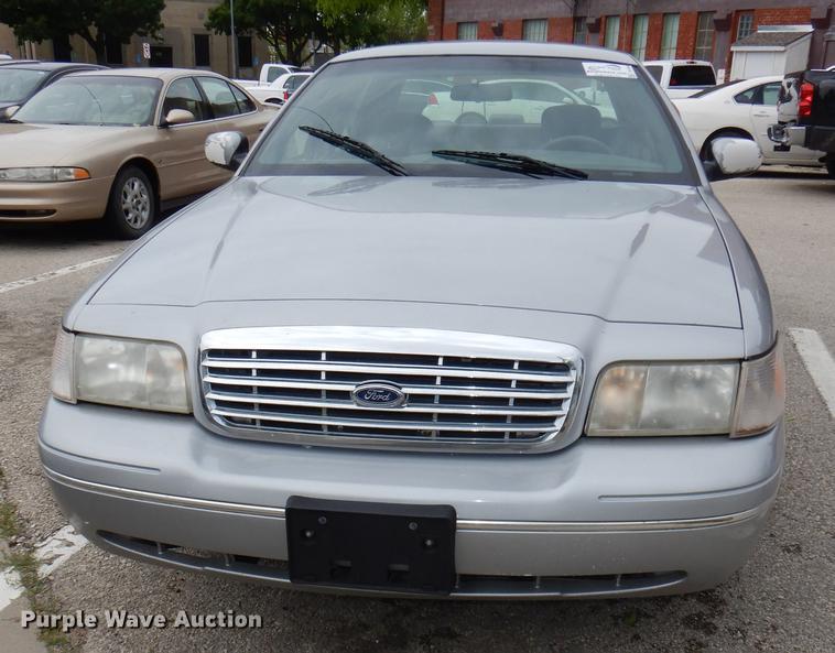 image for item DG1040 1999 Ford Crown Victoria Police Interceptor