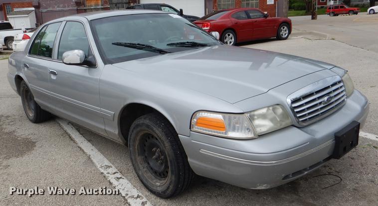 image for item DG1040 1999 Ford Crown Victoria Police Interceptor