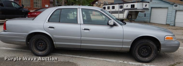 image for item DG1040 1999 Ford Crown Victoria Police Interceptor