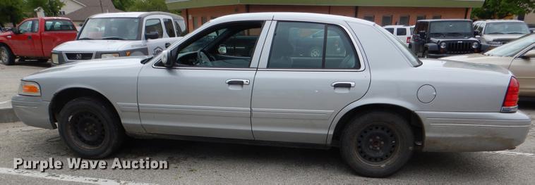 image for item DG1040 1999 Ford Crown Victoria Police Interceptor