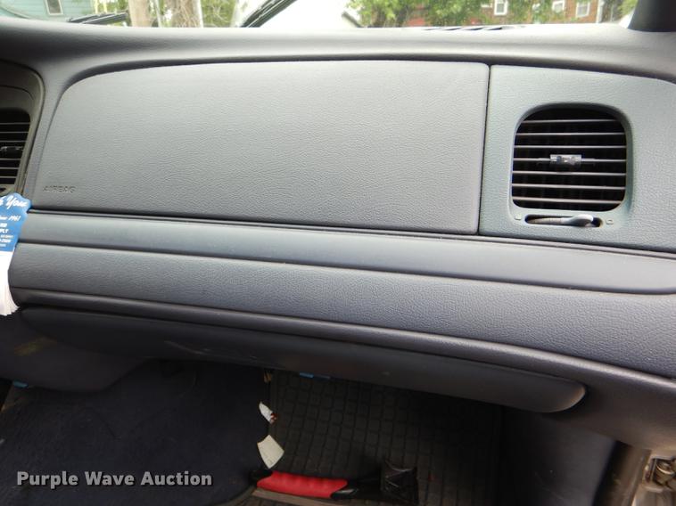 image for item DG1040 1999 Ford Crown Victoria Police Interceptor