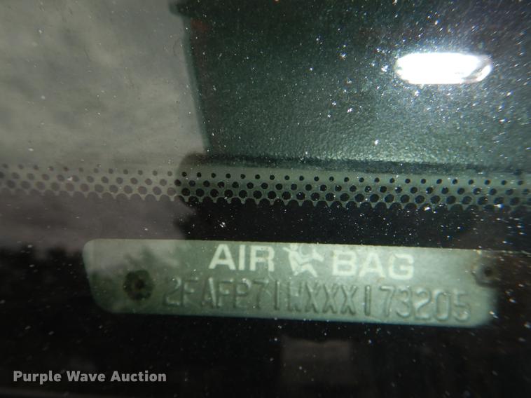 image for item DG1040 1999 Ford Crown Victoria Police Interceptor