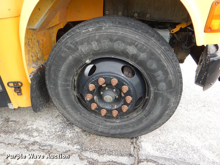 image for item DG1060 2004 International school bus