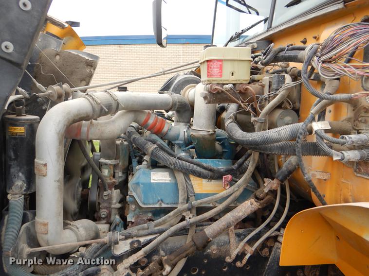 image for item DG1060 2004 International school bus