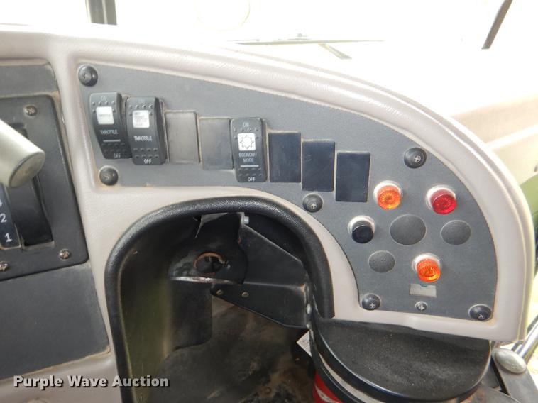 image for item DG1060 2004 International school bus