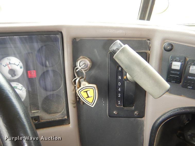 image for item DG1060 2004 International school bus