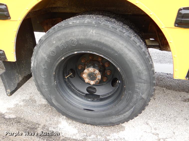 image for item DG1060 2004 International school bus