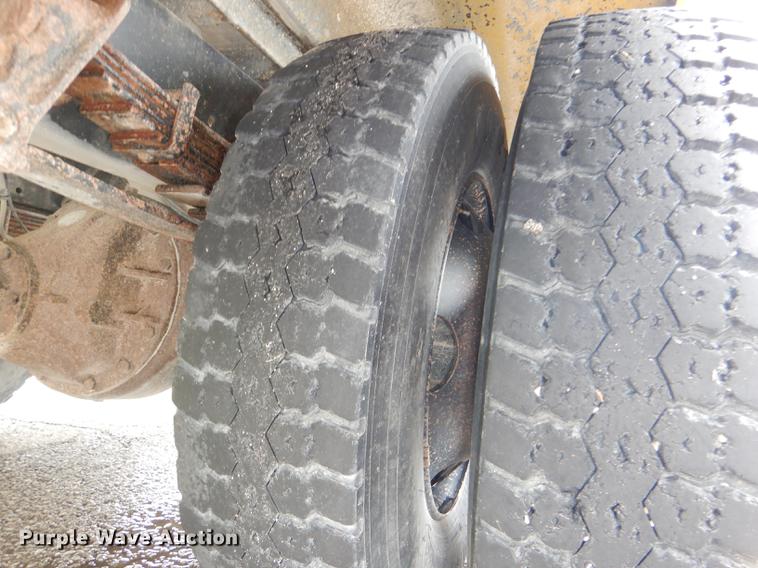 image for item DG1060 2004 International school bus