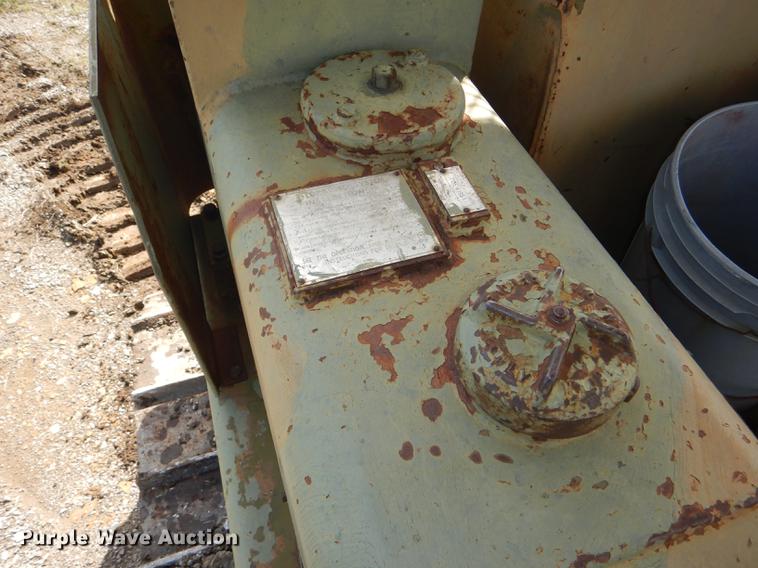 image for item DG1064 1962 Caterpillar D7E dozer