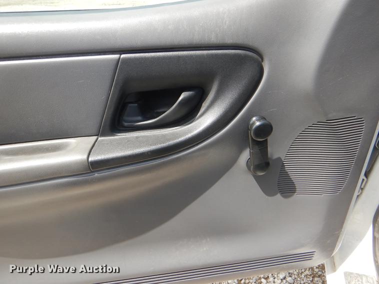 image for item DG1065 2001 Ford Ranger pickup truck