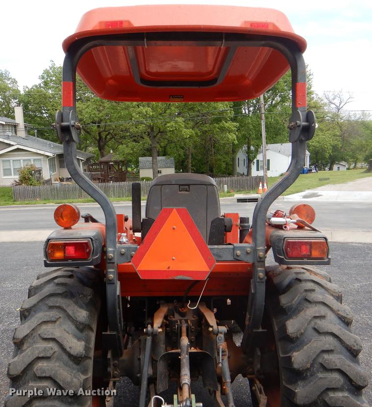 image for item DG1066 Kubota L3130D tractor