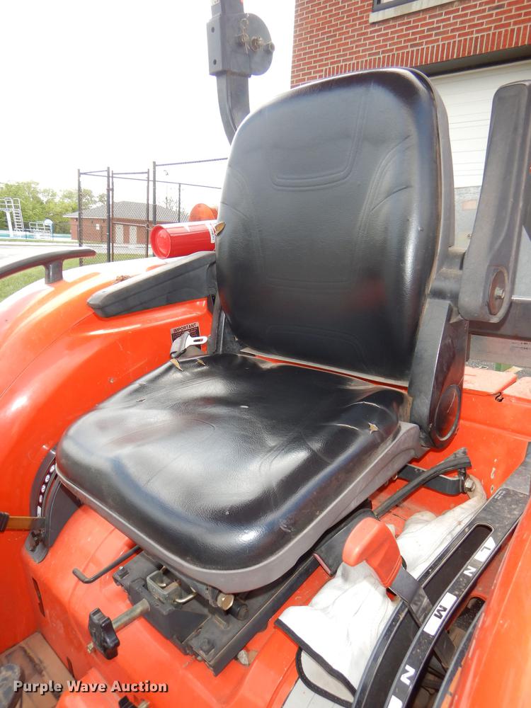 image for item DG1066 Kubota L3130D tractor