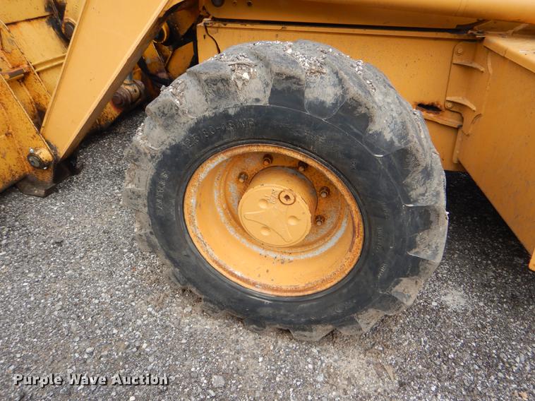 image for item DG1067 2002 John Deere 410G backhoe