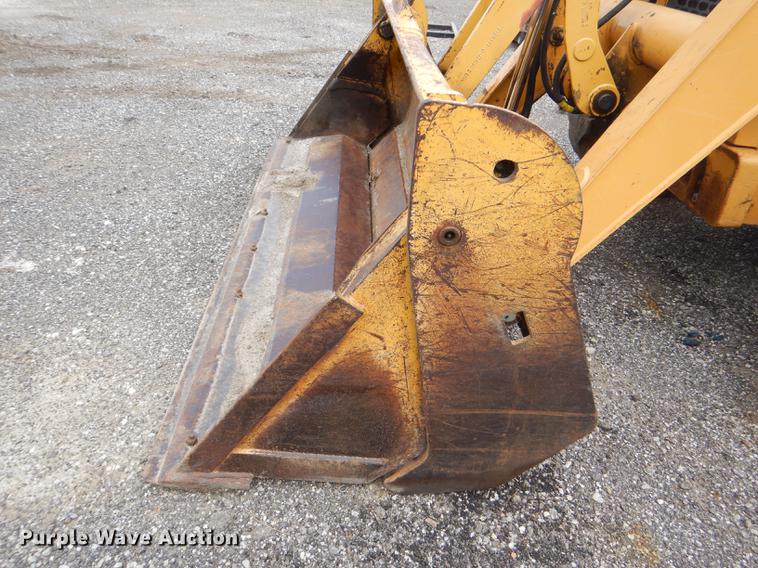 image for item DG1067 2002 John Deere 410G backhoe