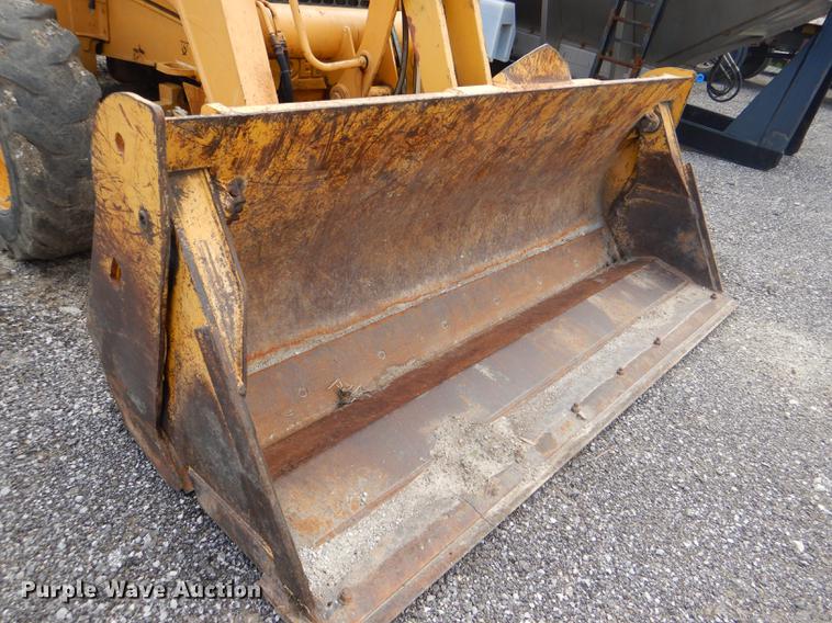 image for item DG1067 2002 John Deere 410G backhoe