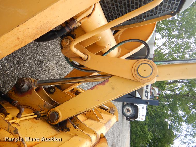 image for item DG1067 2002 John Deere 410G backhoe