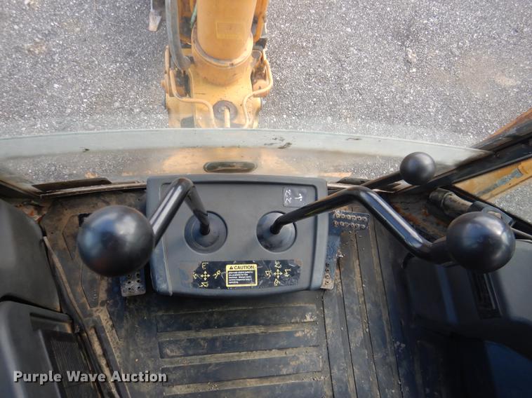 image for item DG1067 2002 John Deere 410G backhoe