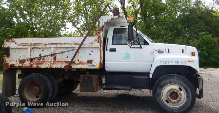 image for item DG1079 1994 GMC TopKick C5500 dump truck
